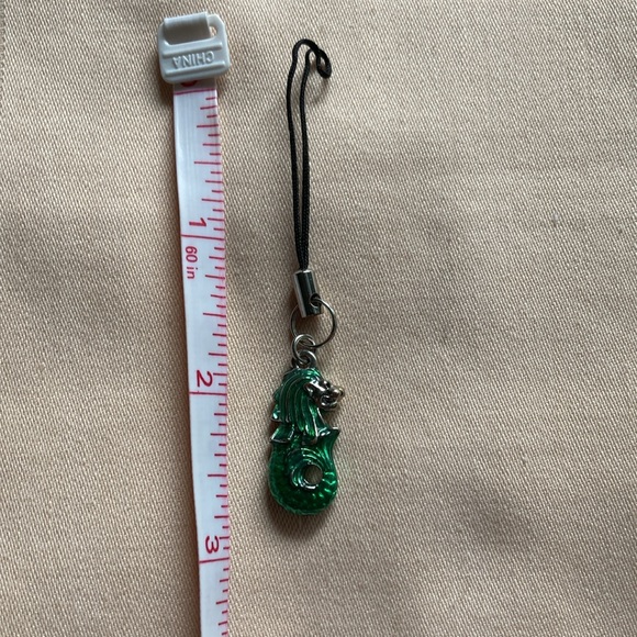 Singaporean Merlion cell phone charm - Picture 6 of 6